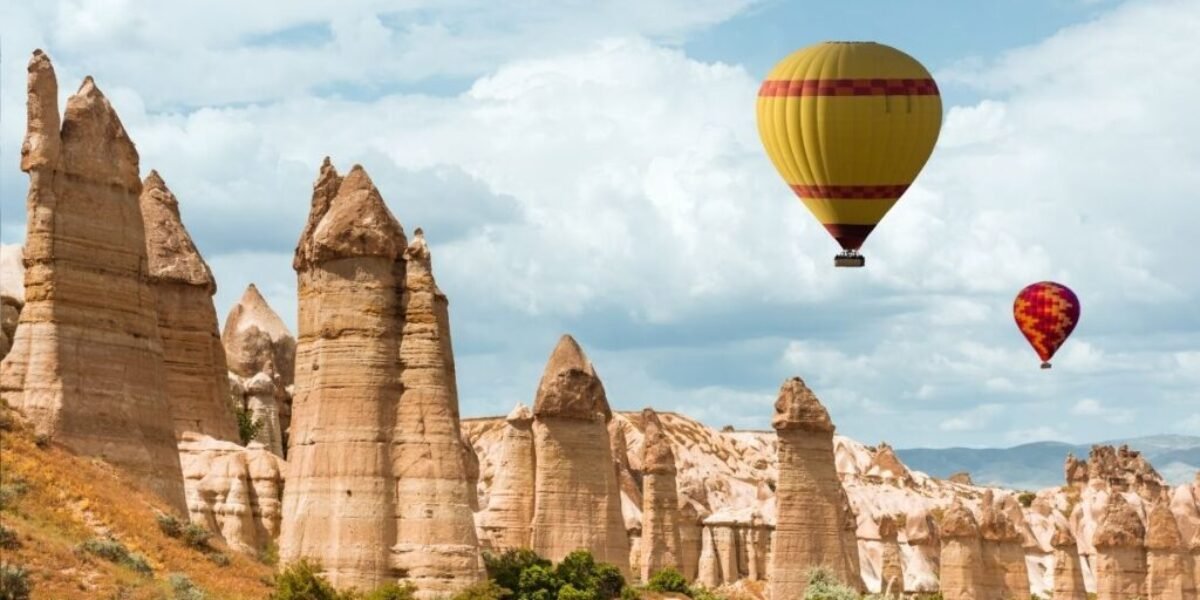 fairy chimneys cappdocia turkey