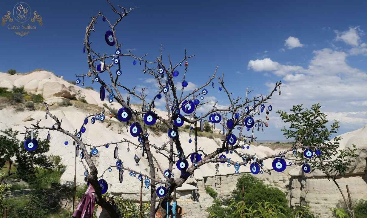 güvercinlik vadisi nazar boncuklu ağaç